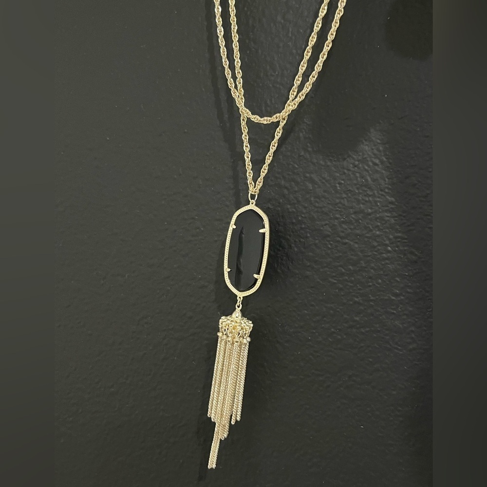 NWT✨KENDRA SCOTT NECKLACE with black pendent🖤 ⭐️GOLD NECKLACE ⭐️ - Picture 2 of 10